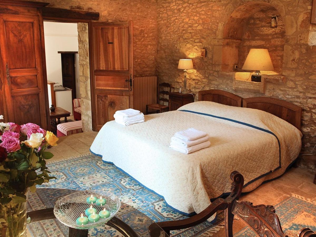 Chambres D'Hotes Avec Piscine La Rossillonie ベナック・エ・カズナック 部屋 写真