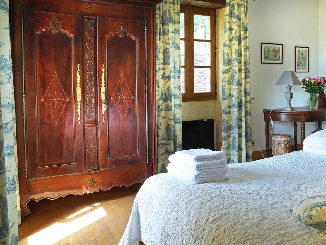 Chambres D'Hotes Avec Piscine La Rossillonie ベナック・エ・カズナック 部屋 写真